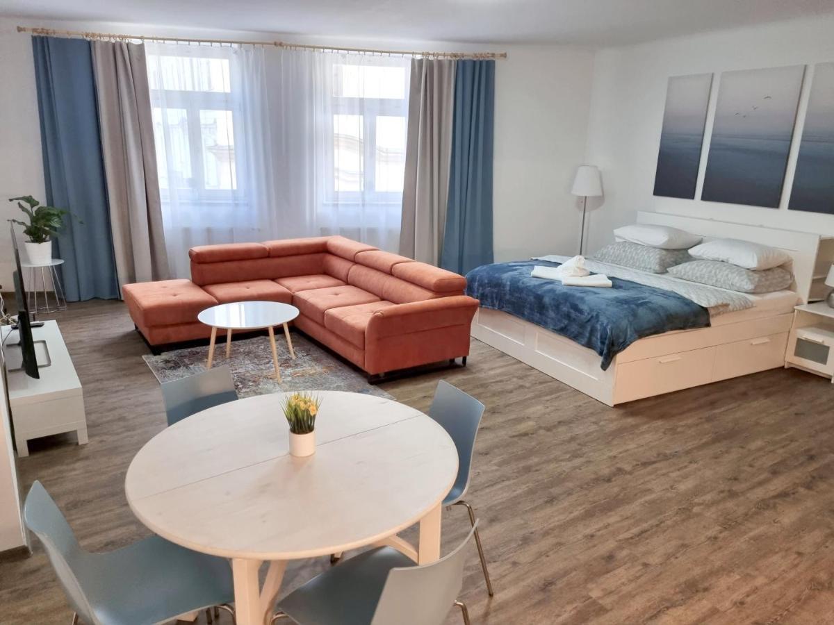 Luxusni Studio Na Velkem Namesti, Wi-Fi, Netflix Градец-Кралове Экстерьер фото